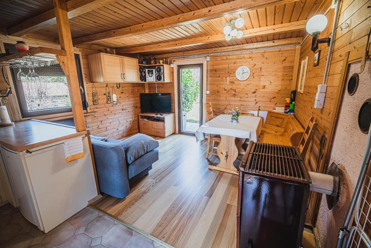 Wooden Cabin Zurej With Hot Tub Bukovje v Babni Gori 외부 사진