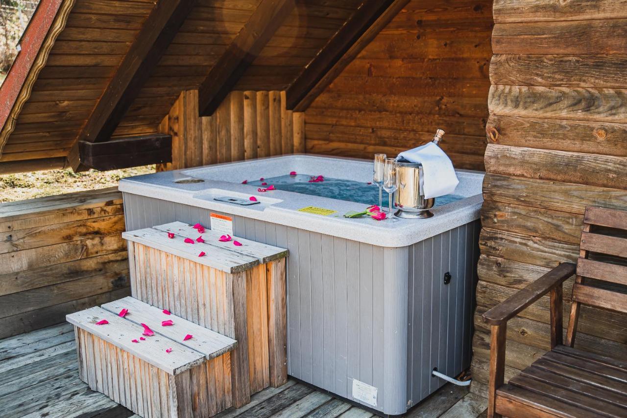 Wooden Cabin Zurej With Hot Tub Bukovje v Babni Gori 외부 사진