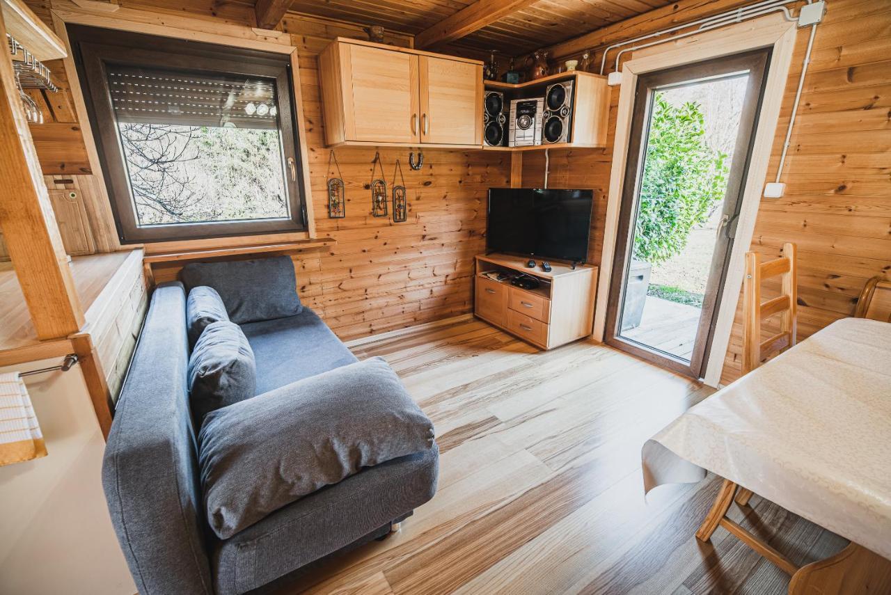 Wooden Cabin Zurej With Hot Tub Bukovje v Babni Gori 외부 사진